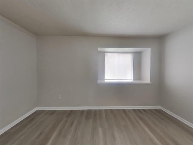 Building Photo - 1391 Tenderden Dr