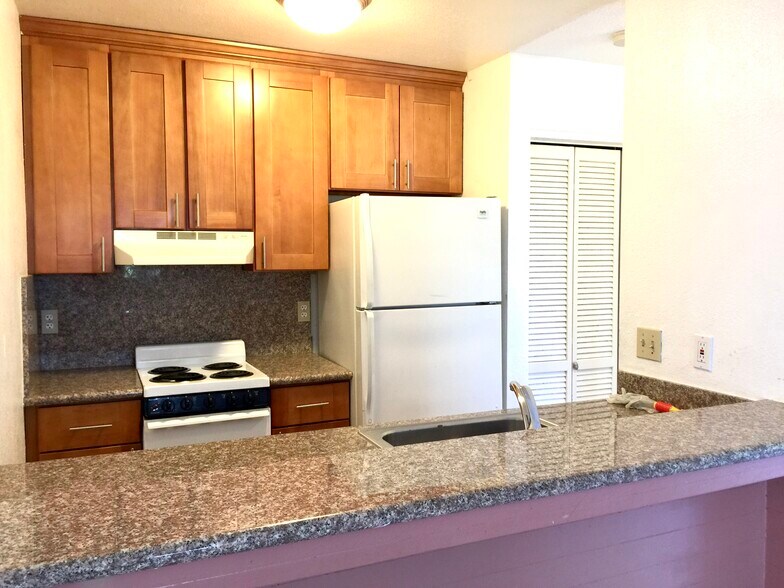 Building Photo - 73 Castlebridge Dr