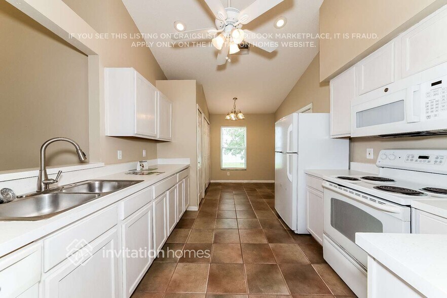 Building Photo - 4821 Sabal Harbour Dr