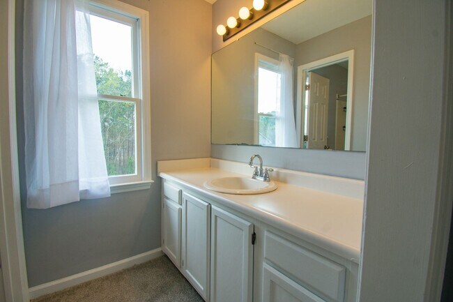 Building Photo - Available Soon! 3 Bedroom 2.5 Bathroom with Large Backyard and 2 Car Garage!