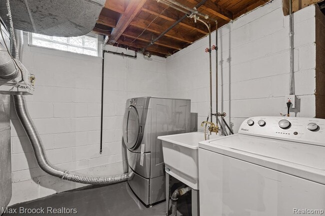 Building Photo - 2618 Phillips Ave