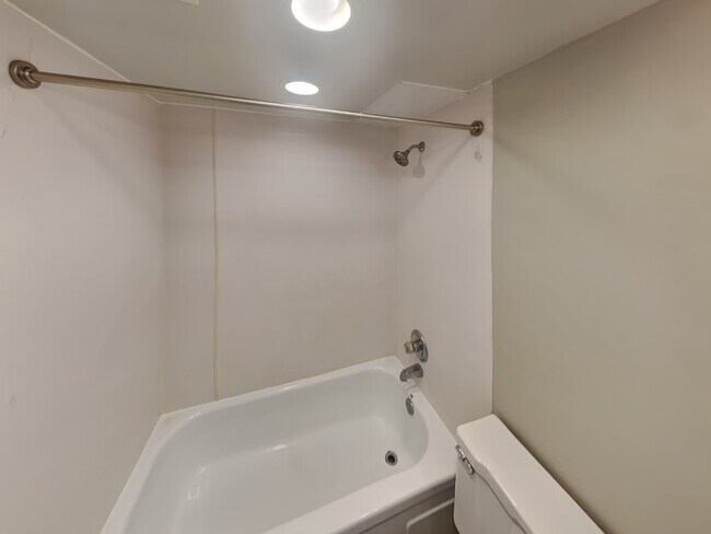 Building Photo - 31 Chittenden Ave