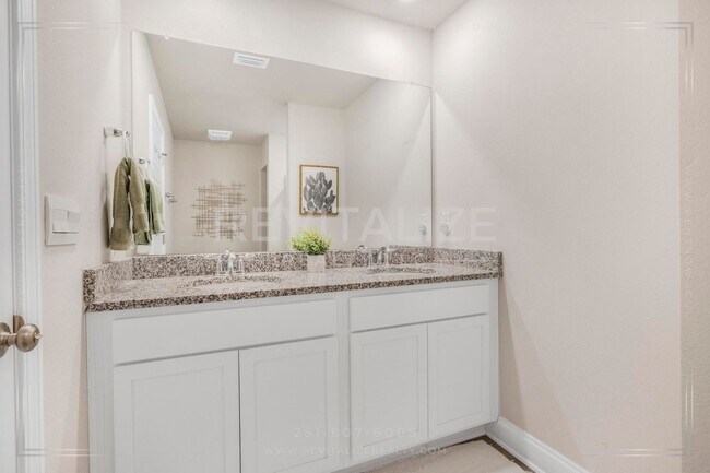 Building Photo - Beautiful Townhome in Quail Hollow, Spanis...