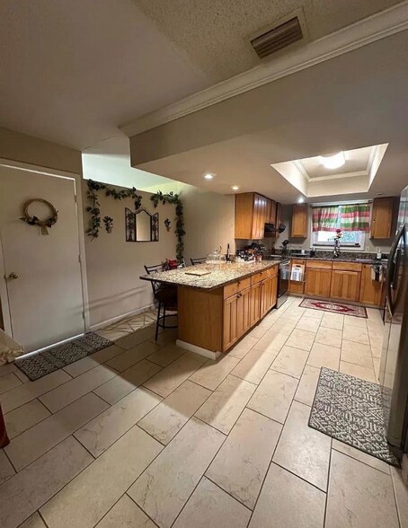 Building Photo - 257 S Fairbairn Dr