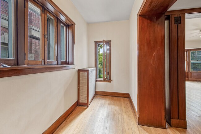 Building Photo - 3006 W Logan Blvd