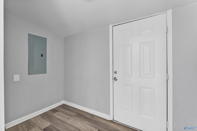 Building Photo - 109 5th Ave NW