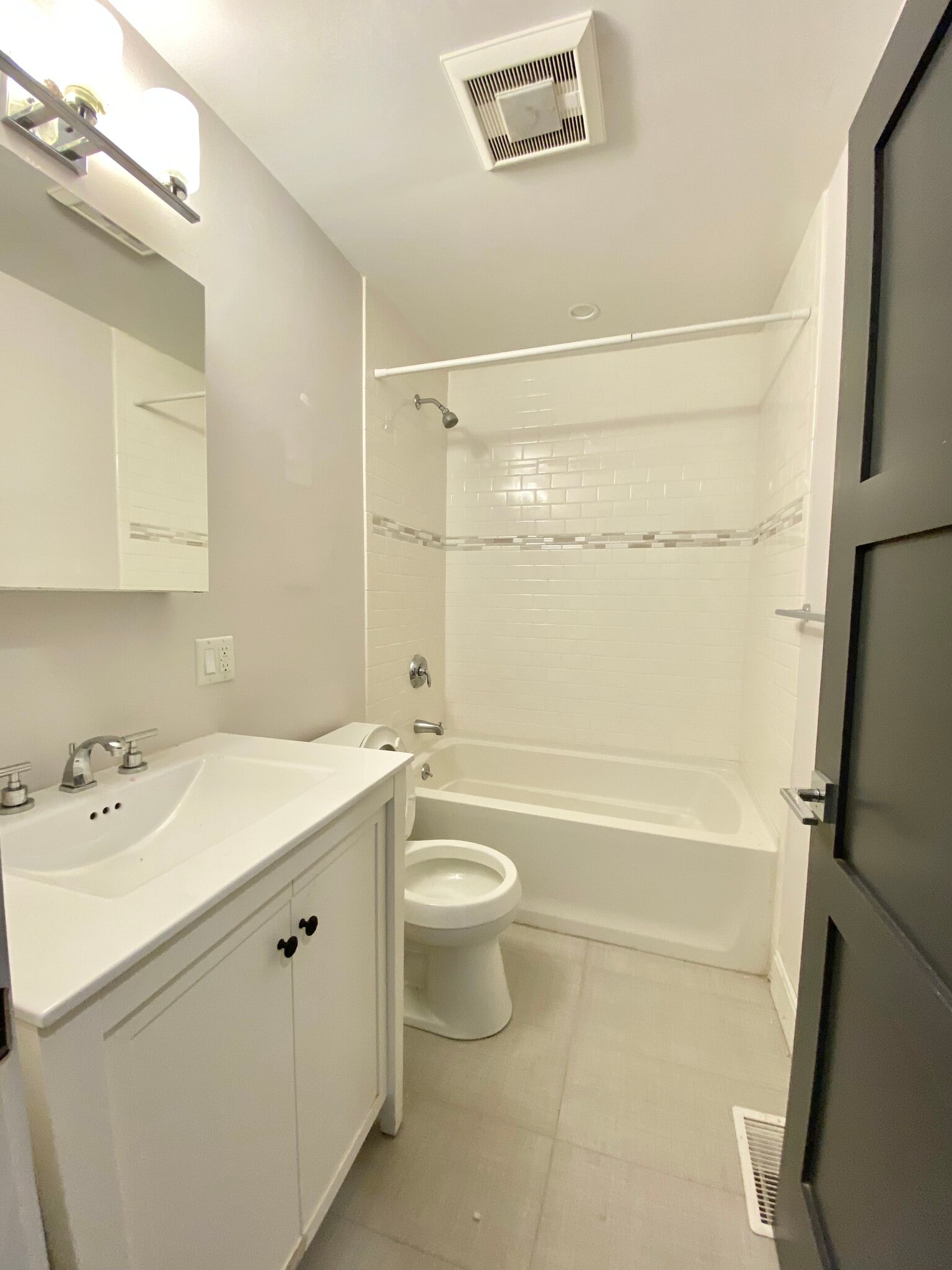 Building Photo - 11 Highland Park Ave