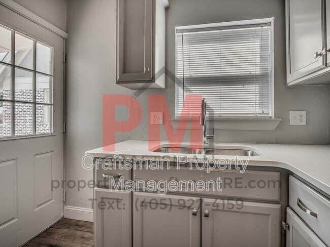 Building Photo - 1514 NW 18th St