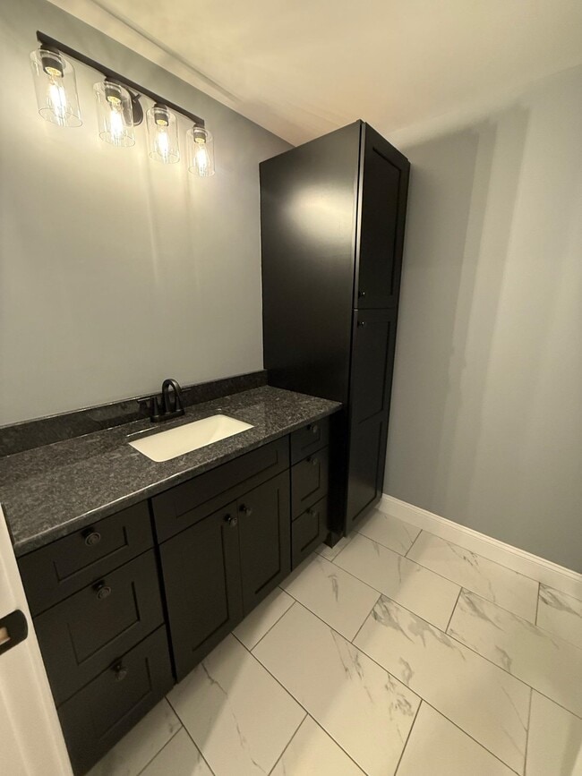 Building Photo - 26 Phinney Way
