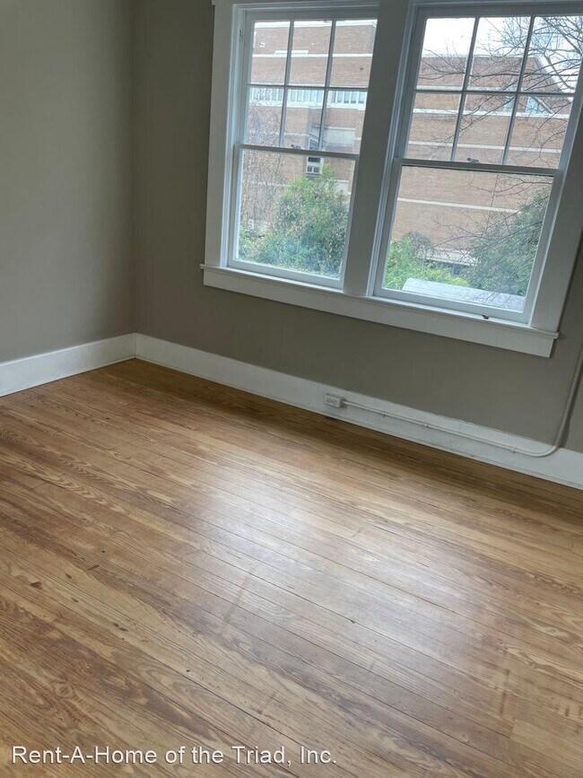 Building Photo - 2 br, 1 bath House - 322 A  S Tate Street ...