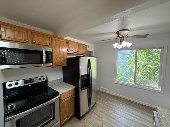Building Photo - 707 17th St NW
