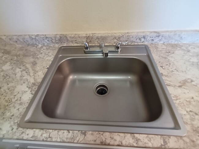 Building Photo - Welcome to SkyView Villa & Somerset Apartm...
