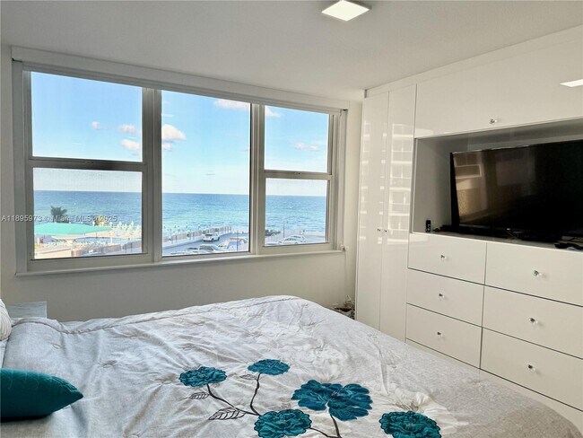 Building Photo - 3180 S Ocean Dr