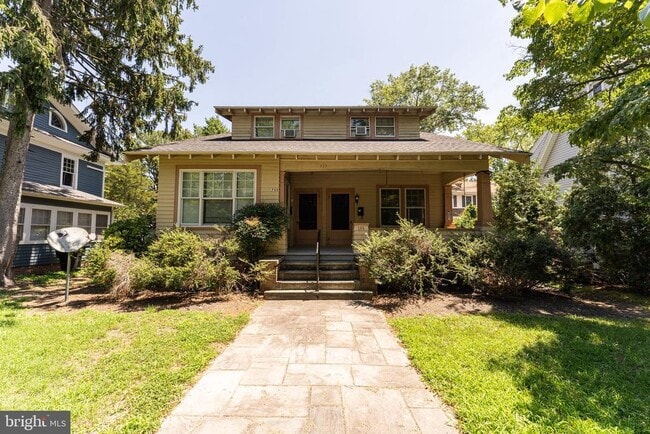 Building Photo - 733 Camden Ave