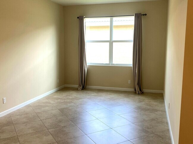 Building Photo - 11263 SW Barton Way