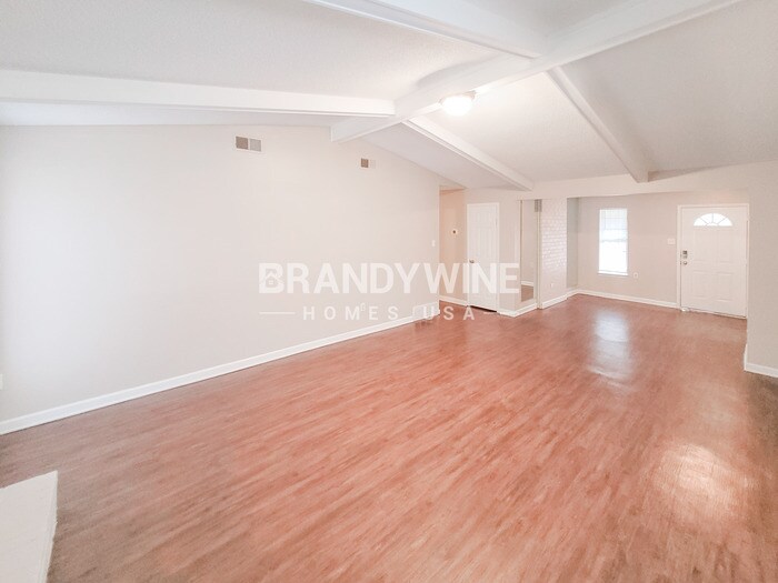 Building Photo - 6309 Golden Park Dr