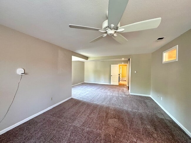 Building Photo - Wonderful 2 story home in Walnut Creek nea...