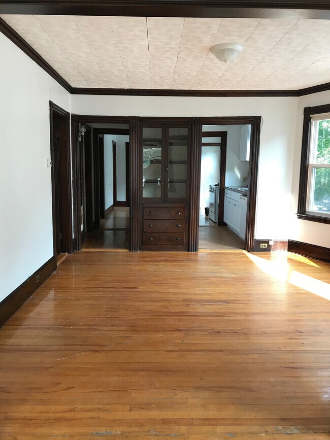 Primary Photo - 19 William St