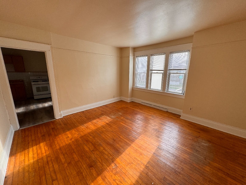 Building Photo - 806 S 32nd St