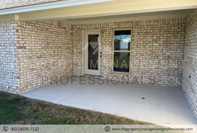 Building Photo - 563 Patrick Farms Dr