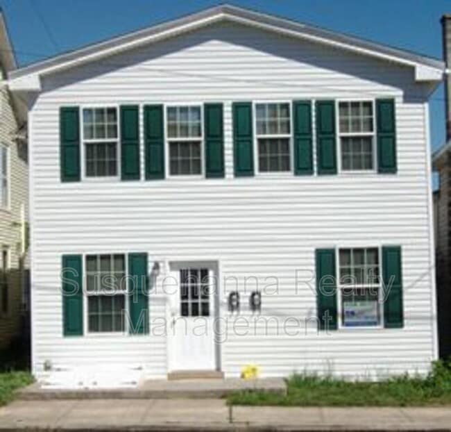 Primary Photo - 317 W Main St
