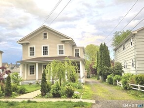 Building Photo - 318 Grovers Ave