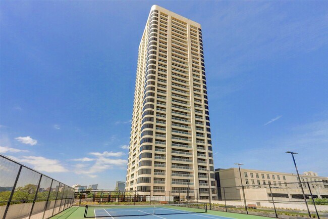 Building Photo - 1701 Hermann Dr