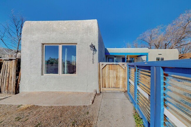 Building Photo - Charming NE Heights 3 Bedroom 2 Bath