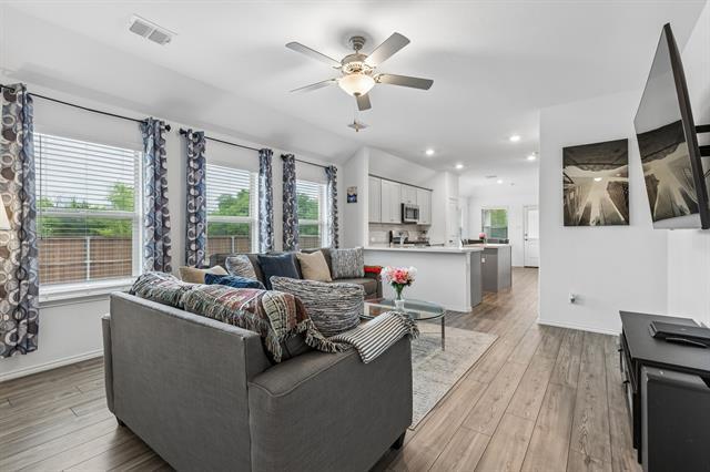 Building Photo - 4001 Fairmont Ln