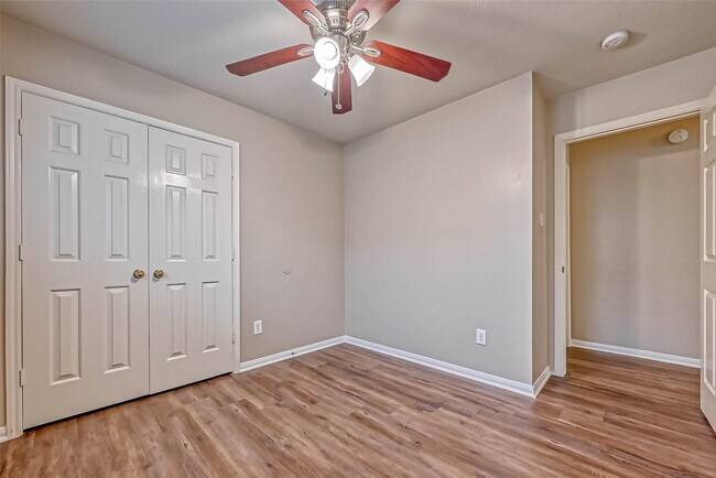 Building Photo - 911 Bent Sail Ln