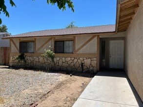 Building Photo - 10443 Cimerron Trail Dr