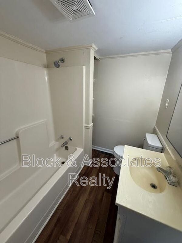 Building Photo - 1811 Newell St