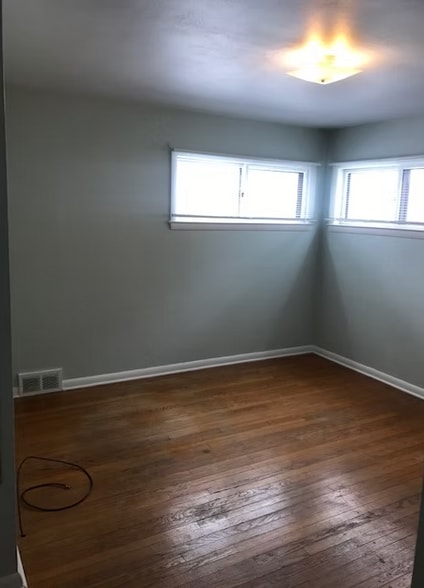 Bedroom 1 - 3340 S Dayfield Ave