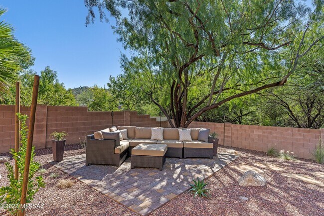 Building Photo - 4906 N Sabino Gulch Ct