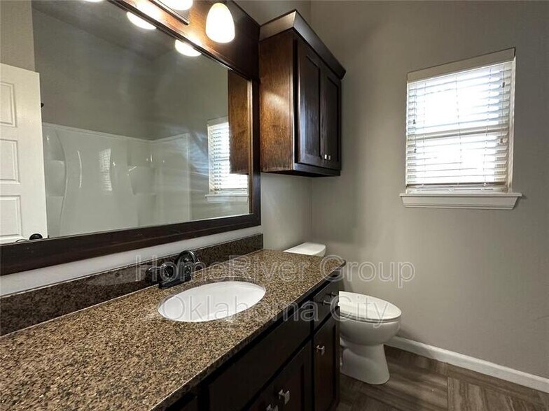 Building Photo - 9209 Misty Ln