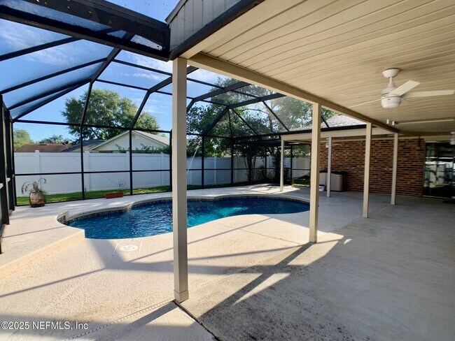 Building Photo - 7931 Dwyer Dr