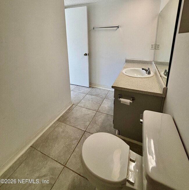 Building Photo - 221 6th St S