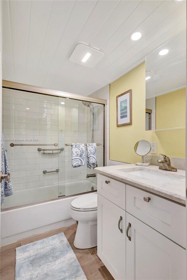 Building Photo - 353 S US Hwy 1