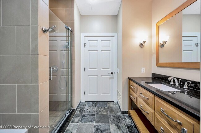 Building Photo - 509 Bogart Pl