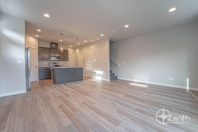 Building Photo - 4915 NE 2nd Ct