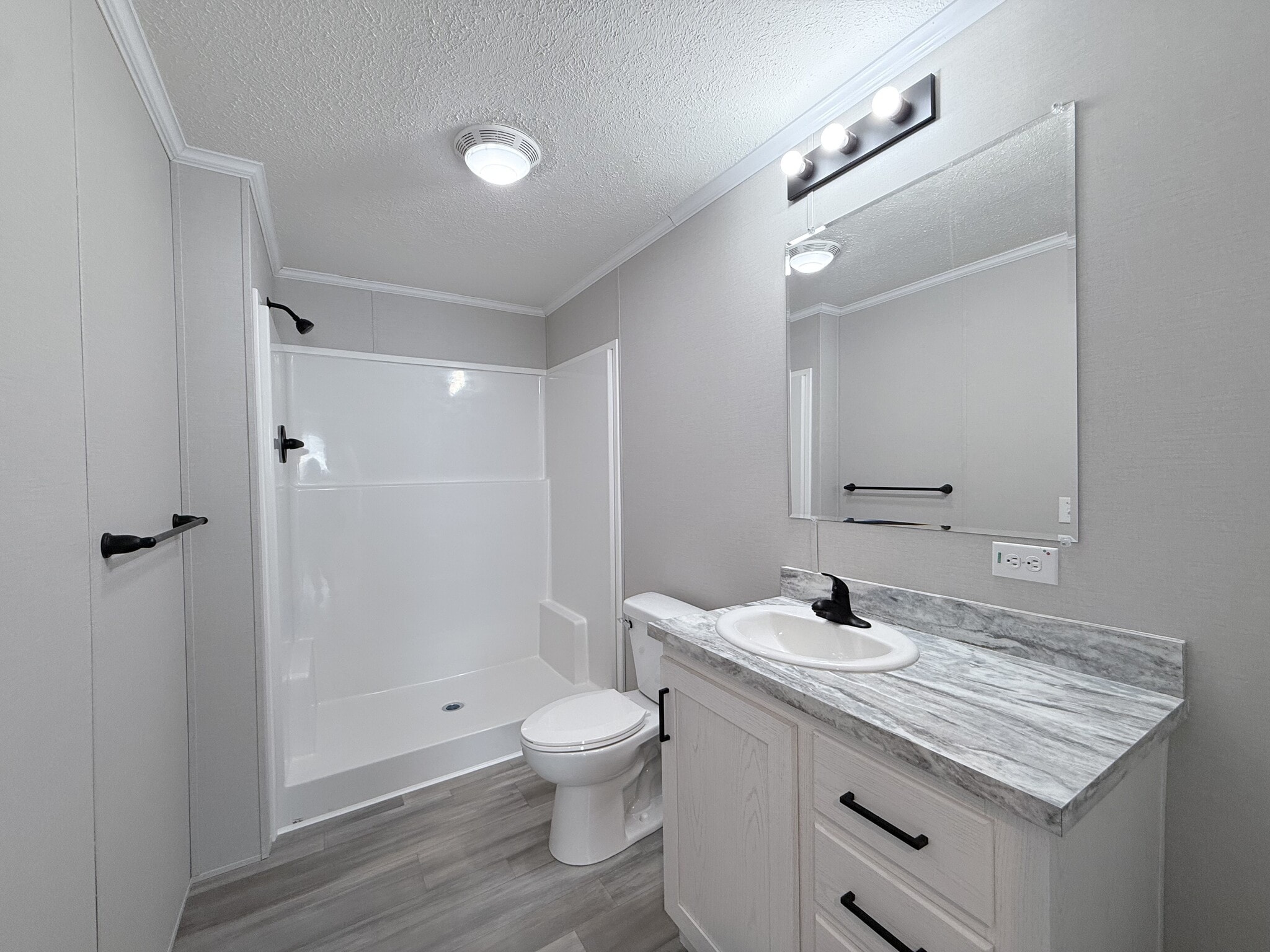 Building Photo - 29805 Jamestown Dr