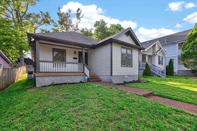 Building Photo - 907 11th Ave N