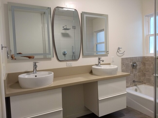 Building Photo - 8549 Clifton Wy