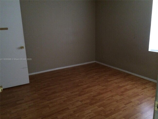 Building Photo - 9999 Summerbreeze Dr