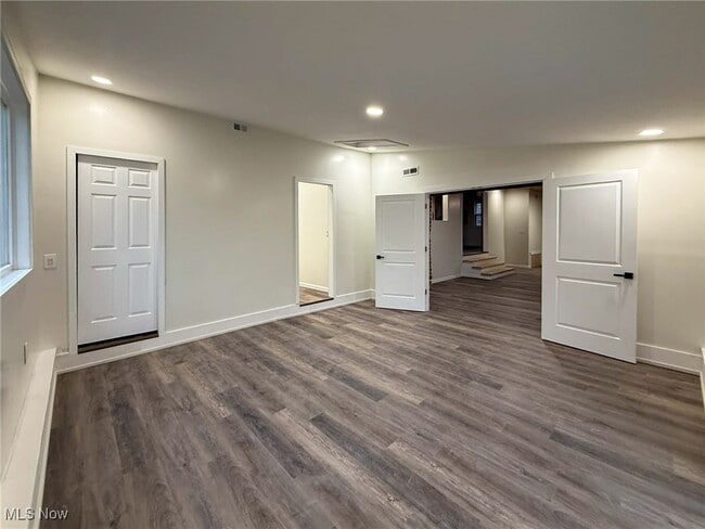 Building Photo - 11370 Parkside Ave NE