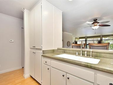 Building Photo - 7204 Marina Pacifica Dr S