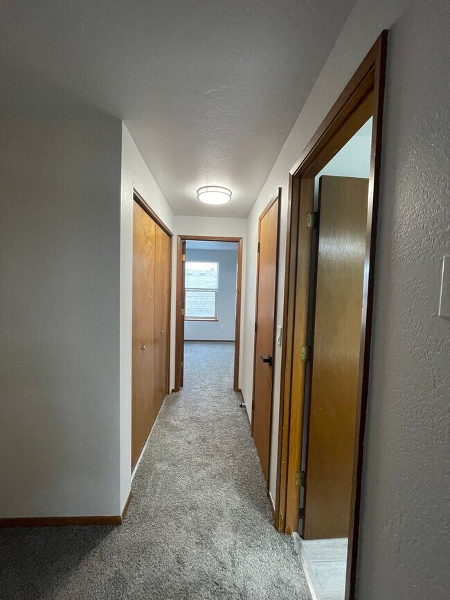 Building Photo - 132 Van Ness Ave
