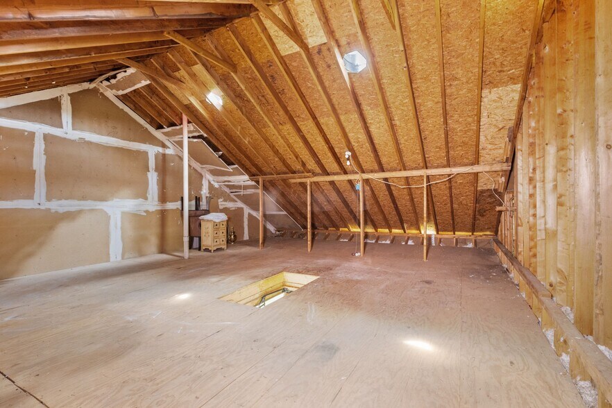 Building Photo - 4100 Lealand Ln