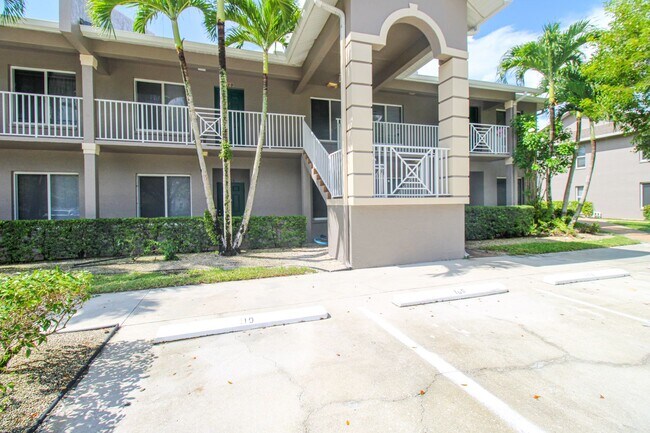 Building Photo - ***2BED/2BATH***PRESERVE VIEW***UPDATED KI...