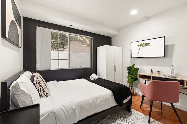 Building Photo - 10777 Ashton Ave